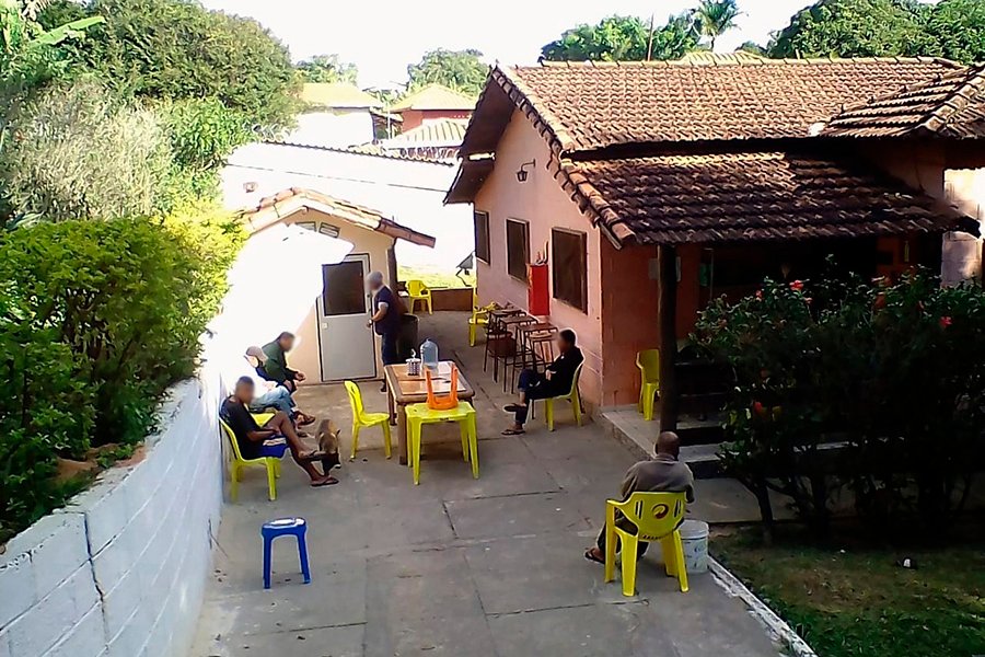 Varanda e refeitório da clínica